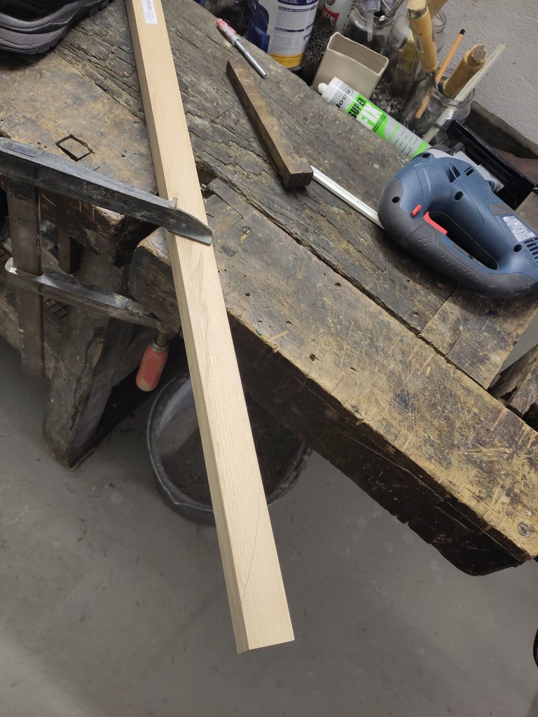 Bild 1: Als Rohmaterial für den Griff verwende ich eine 40x40mm Buchenholzleiste